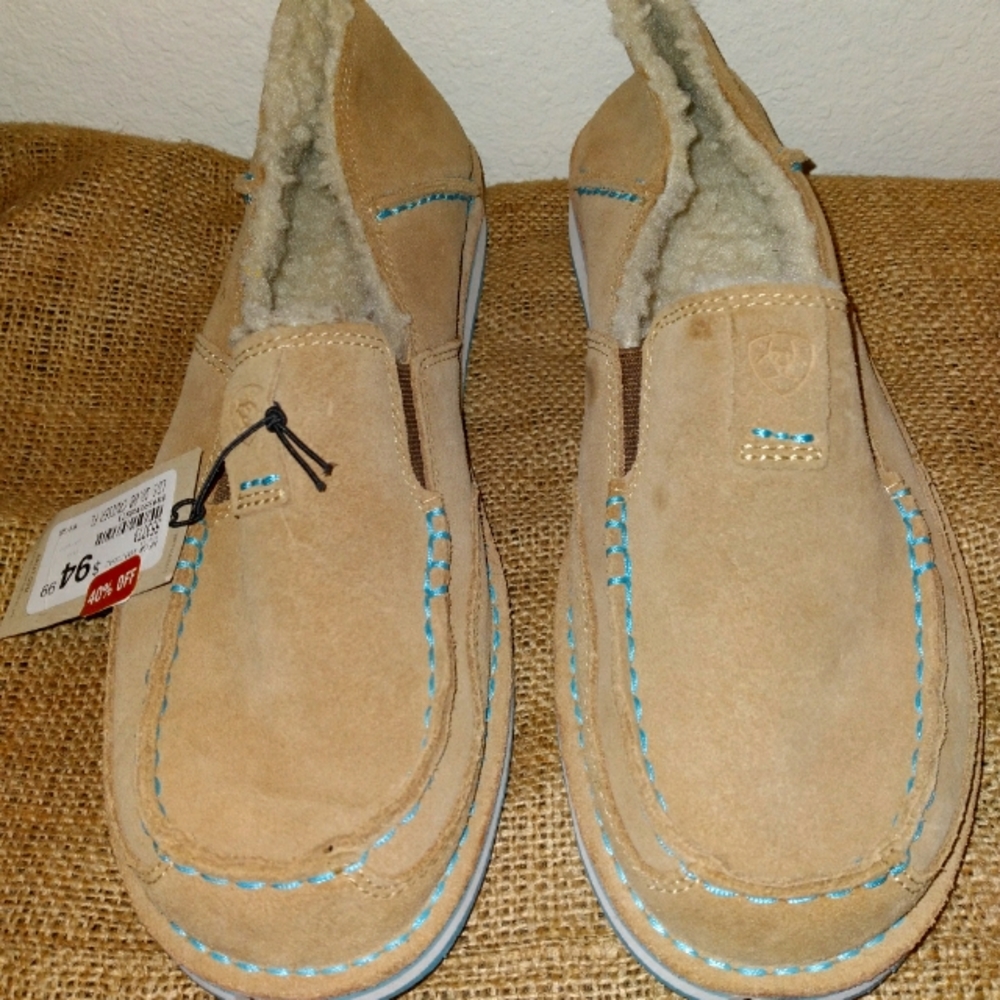 NWT Ariat Women's Slip Ons, Driving Moccasins Leather. Turquoise. Size 10. Hot!